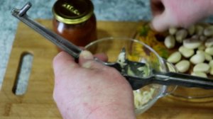 Щечки свиные в луковой шелухе с чесноком и аджикой   Щековина по Зауральски