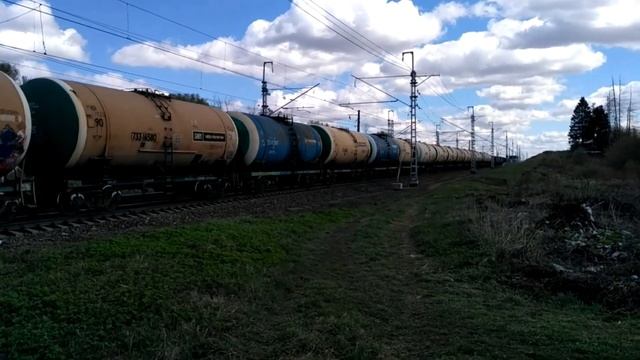 Товарный поезд ВЛ11 334А на Северной железной дороге смотреть онлайн