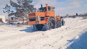 К-701 - Водятел Пытается Почистить Снег