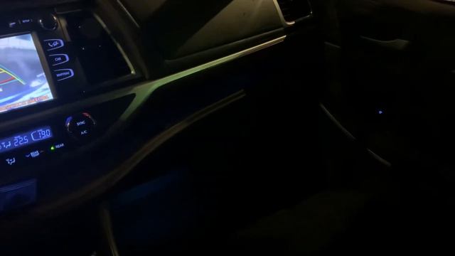 Подсветка ног Тойота хайлендер