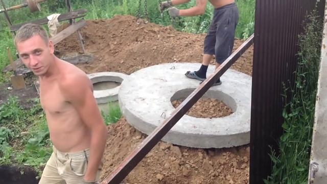 Установка колец и крышки. септик с переливом #2 смотреть онлайн
