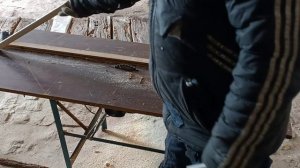 Циркулярный станок из ручной циркулярной пилы.