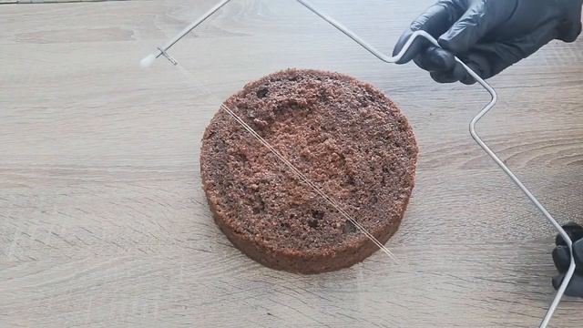 ТОРТ ТРИ СТАКАНА. СОЧНЫЙ БЕЗ ПРОПИТКИ, БЕЗ ВЕСОВ, БЕЗ МИКСЕРА. Я В ШОКЕ ОТ ТАКОГО ДЕСЕРТА НА КЕФИРЕ смотреть онлайн