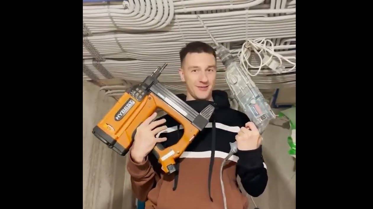 Сергей Кодолов сравнивает монтажный пистолет HYBEST GSR40A и перфоратор Bosch GBH . смотреть онлайн