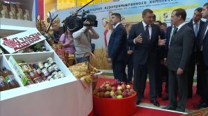 Агропромышленная выставка «Золотая осень — 2018» стартовала в Москве на ВДНХ. Дмитрий Медведев