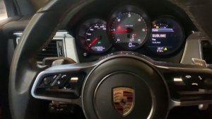 Porsche Macan Oil level check