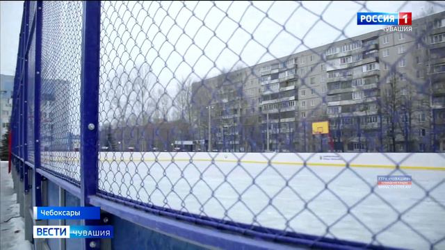 В обновленном Дорисс-парке  залили каток