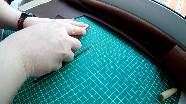 ПРОСТОЕ Портмоне из КОЖИ своими руками ДЛЯ НАЧИНАЮЩИХ // Часть 1 смотреть онлайн