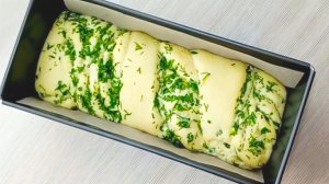 Домашний хлеб с чесноком и зеленью