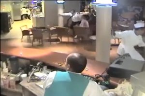 Внутри корабля во время сильного шторма