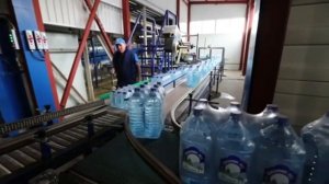 Drinking water production. Производство питьевой бутилированной воды "Шишкин лес" в Москве