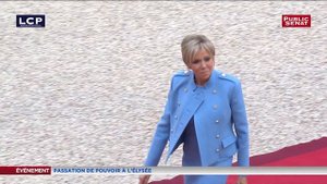 Arrivée de Brigitte Macron à l'Élysée - Passation de pouvoir Hollande / Macron