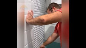 Монтаж рольставни в санузле.