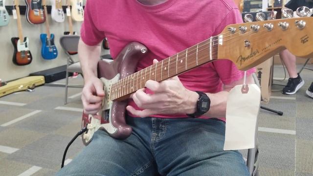 Playing a Fender Vintera 60s Stratocaster Modified guitar Burgundy Mist Metallic смотреть онлайн