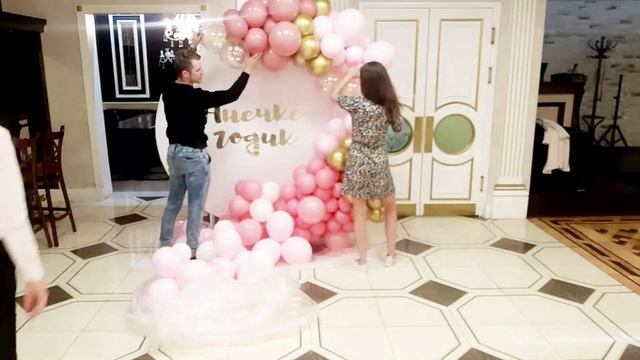 Как сделать круглую фотозону / Круглая фотозона из шаров смотреть онлайн