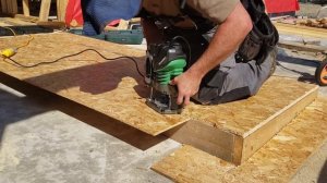The best 1/2 inch router on the market Hitachi hikoki metabo hpt m12v2 1/2 inch router