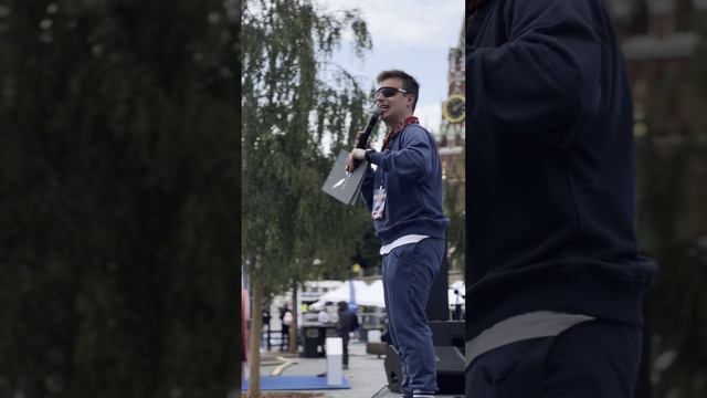 Владимир Владимирович у микрофона