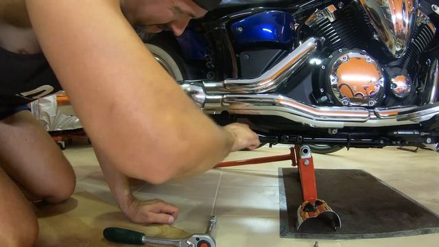 YAMAHA XVS 1300 DELUXE Cobra slip on