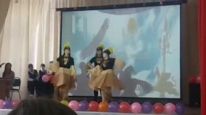 Казахский танец. Очень красивый..