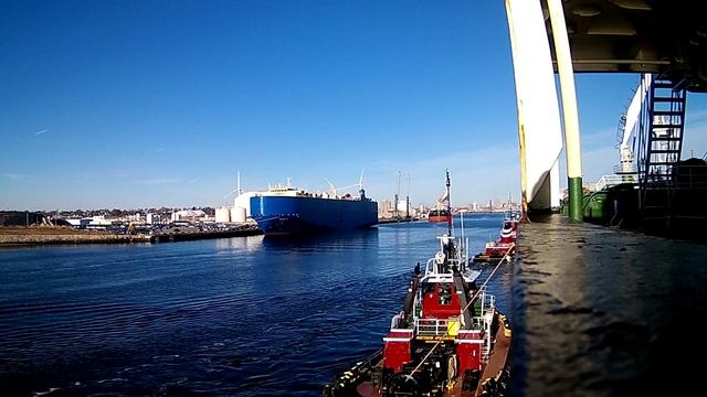 Заход в порт. Работа с Буксирами. США. / Entrance to the port. Work with tugs. USA.