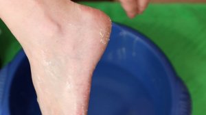 ИДЕАЛЬНЫЕ ПЯТОЧКИ КАК У МЛАДЕНЦА! УБРАТЬ натоптыши, сухие мозоли, трещины на пятках