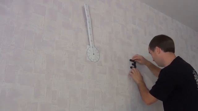 Большие настенные часы  Установка