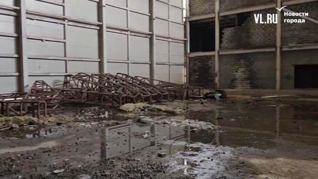 VL.ru - Недостроенный спорткомплекс в Снеговой Пади снова остался без охраны смотреть онлайн