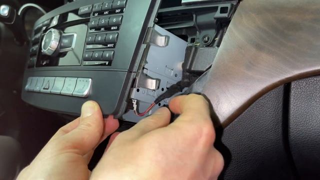 Wireless CarPlay And AndroidAuto In Mercedes GL ML W166 X166 2012-2016