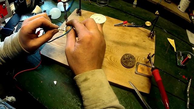 РЕМОНТ ЭКОНОМНОЙ ЛАМПОЧКИ СВОИМИ РУКАМИ смотреть онлайн