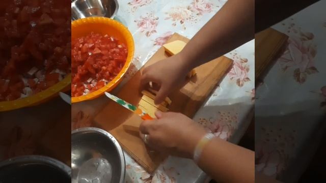 Салат из крабовых палочек без яиц и риса.