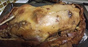 На новый год или рождество готовим вот такого гуся, вкусный рецеп)