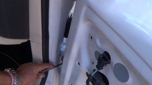 HOW TO REMOVE AND REPLACE FRONT DOOR ON VW JETTA GOLF MK5 2005 - 2010