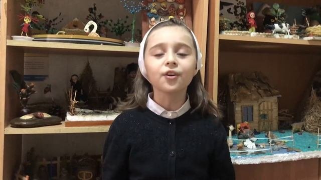Страна читающая — Мадина Канаева читает произведение «Моим стихам…» М. И. Цветаевой