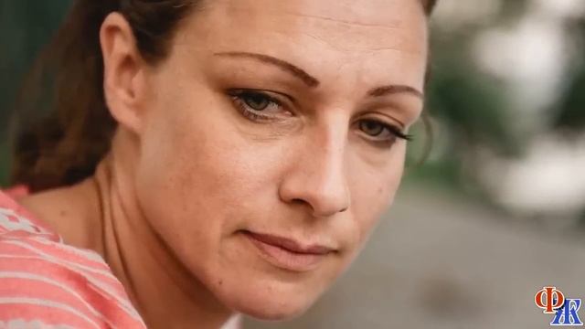 - Мама, ты НЕУДАЧНИЦА с лицом обиженной лошади! НЕ ПОРТИ  мне праздник! Дочка гордилась только папо смотреть онлайн