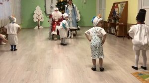 Танец снеговиков, в детском саду. Средняя группа