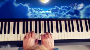 Как играть на пианино "ПУТНИКИ В НОЧИ"! Подробный разбор