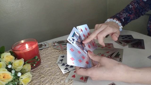 Нужны ли вы Крестовому Королю? Расклад на игральных картах