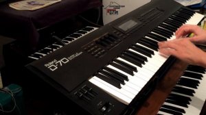 ROLAND D-70 Digital Synthesizer (1990)
