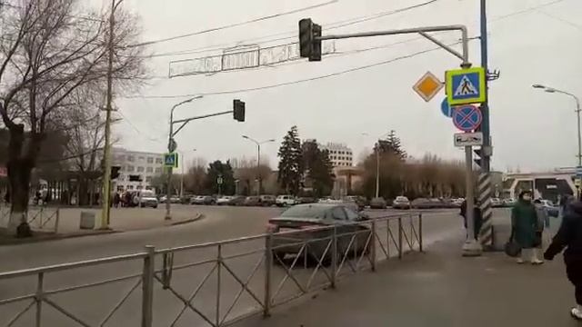 Неработающий светофор в Волжском смотреть онлайн