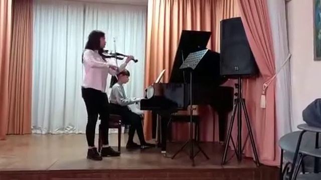 Дуэт - рояль и скрипка.