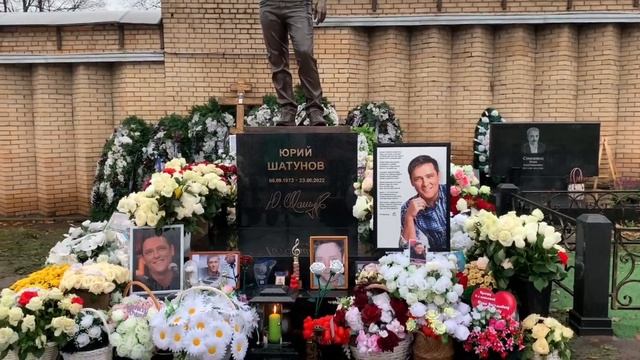 У Юры так тепло и красивоблагодаря искренней и преданной любви поклонников спасибо за труд???