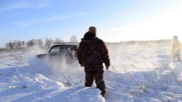 нивы по плотному снегу смотреть онлайн