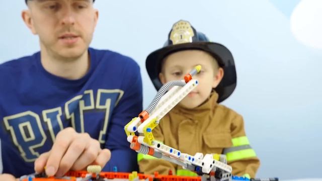 Машинки ЛЕГО и Даник Пожарная машина аэропорта LEGO TECHNIC 42068 смотреть онлайн