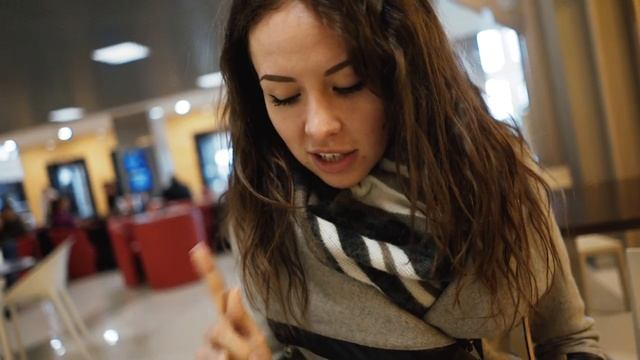 лучший подарок девушке на любой праздник | VLOG 17 смотреть онлайн