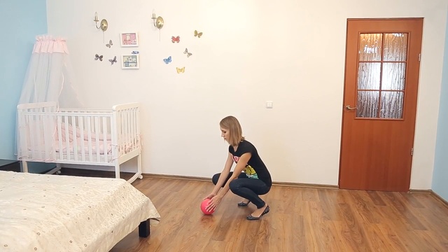 Боль в области поясницы! Как правильно поднимать и носить ребенка! S-HUB смотреть онлайн