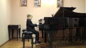 Artem. Concert 11/12/2013. 1st class, 6 years old. "Полька" Лонгшамп-Друшкевич