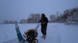 Снегопад в деревне. Тест снегоуборщика СМ600