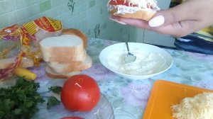Праздничные бутерброды)Помидоры, сыр!