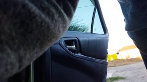 замена фиксаторов дверей на Джили МК.