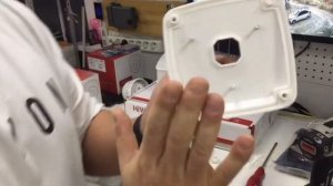 Установка камеры #hiwatch на самонесущую коробку от CAMBOX